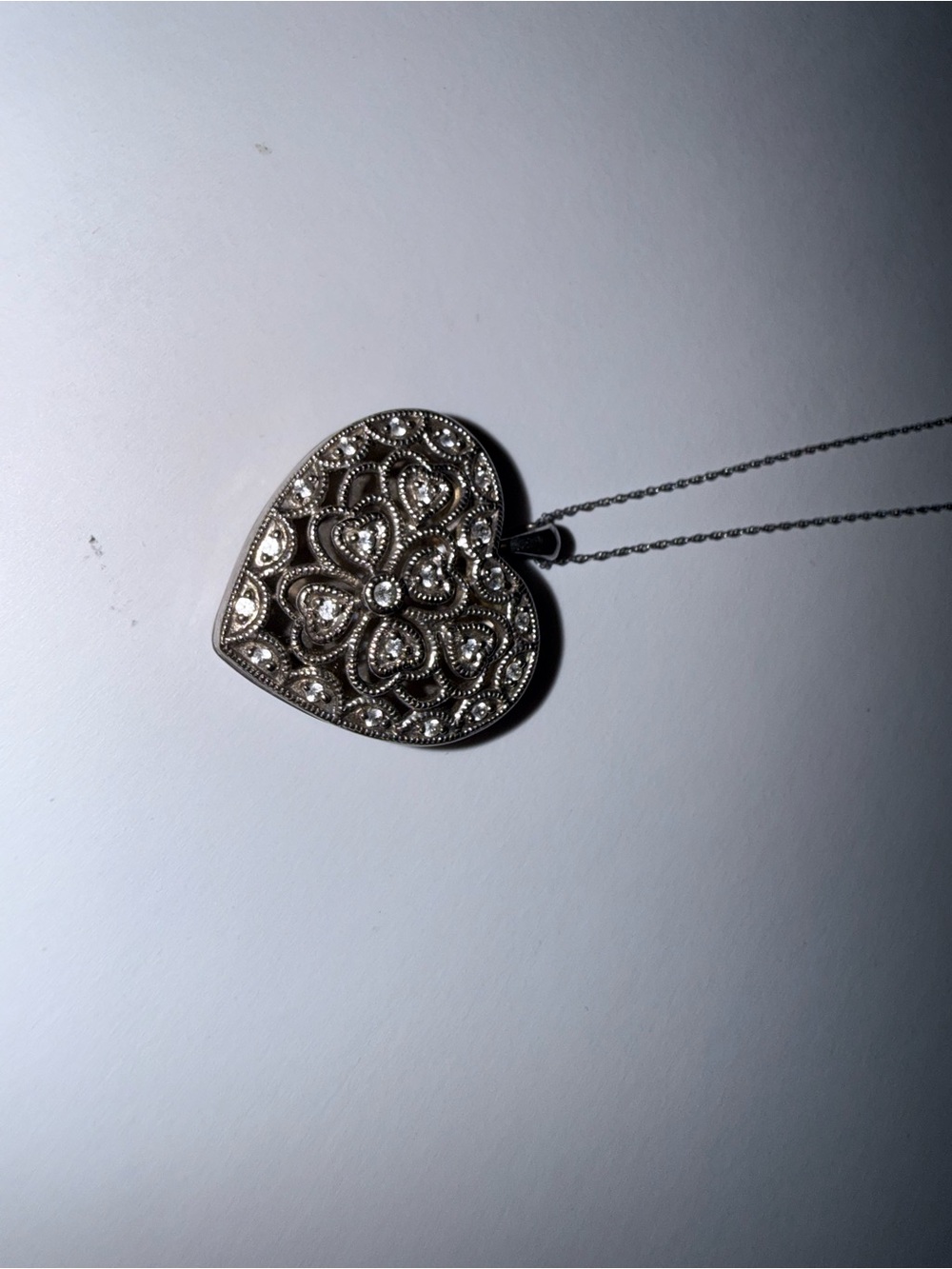 Heart Filigree Pendant Locket Necklace in Silver